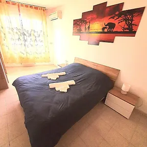 Lemon Tree House Apartment